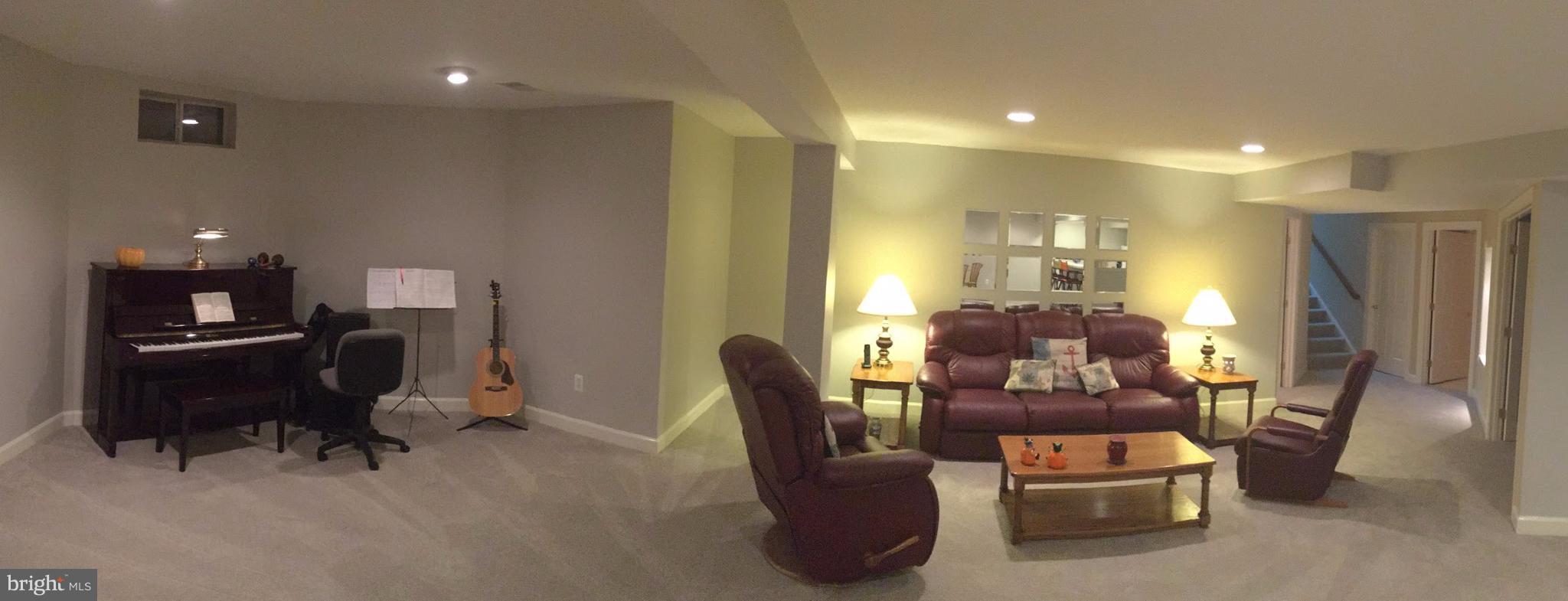 VIRGINIA OAKS - Residential