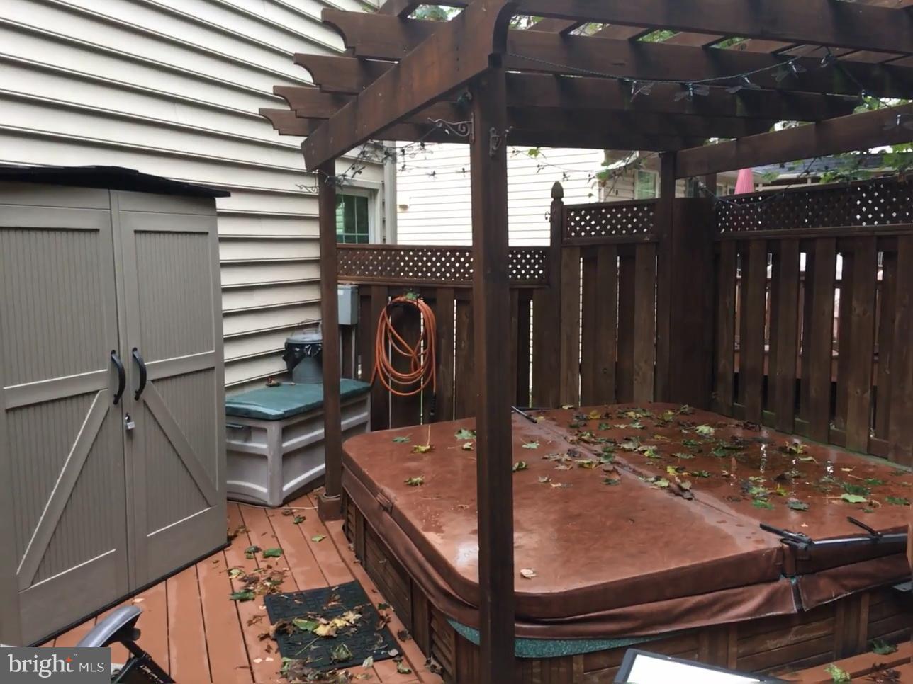 VIRGINIA OAKS - Residential