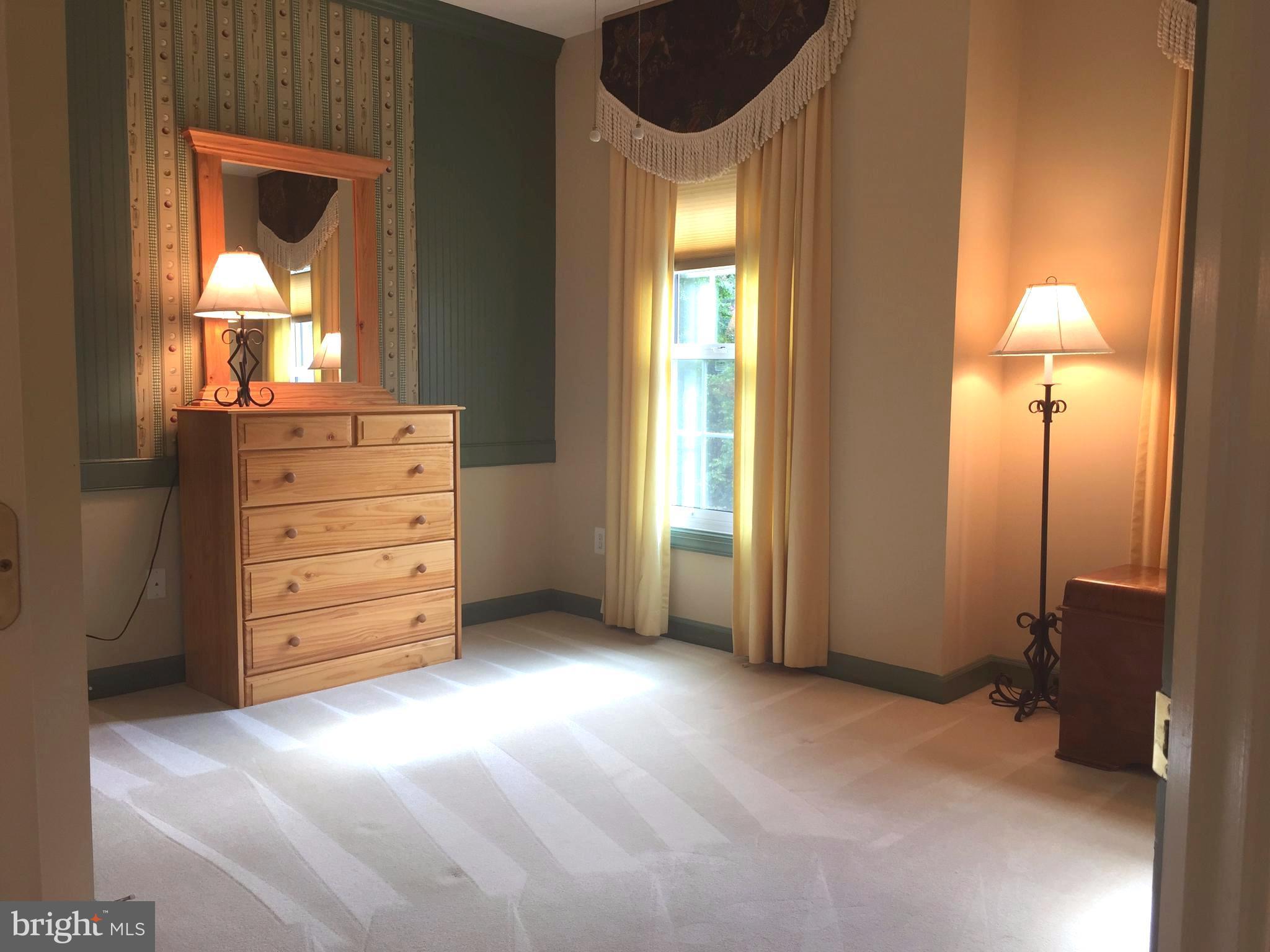 VIRGINIA OAKS - Residential