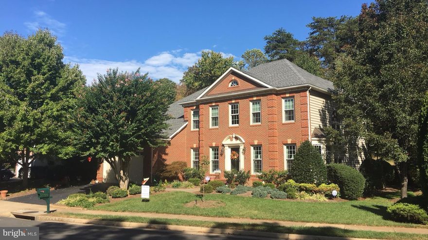 REDUCED! 99% VACATED! NV MORELAND-FORMER MODEL!4-FT.BUMPOUT!1ST.FL.BDRM w/FULL BA. HUGE UPGRADED KIT; ISLAND & SUNRM. CABINETS++,NEWER KITCHENAID GAS CKTOP & FRIG. MBR w/2 WALK IN CLOSETS.LL NEW CARPET & PAINT.HUGE REC.RM,WET BAR w/CHERRY CAB.& WINE SERVER!2ND DW & BAR FRIG. & FREEZER.MEDIA RM ,FULL BA.&PROF.OFFICE w/PRIVATE EXIT. PRIVATE DECK w/HOT TUB.  Treed Lot. By I66 & Va Gateway SC!