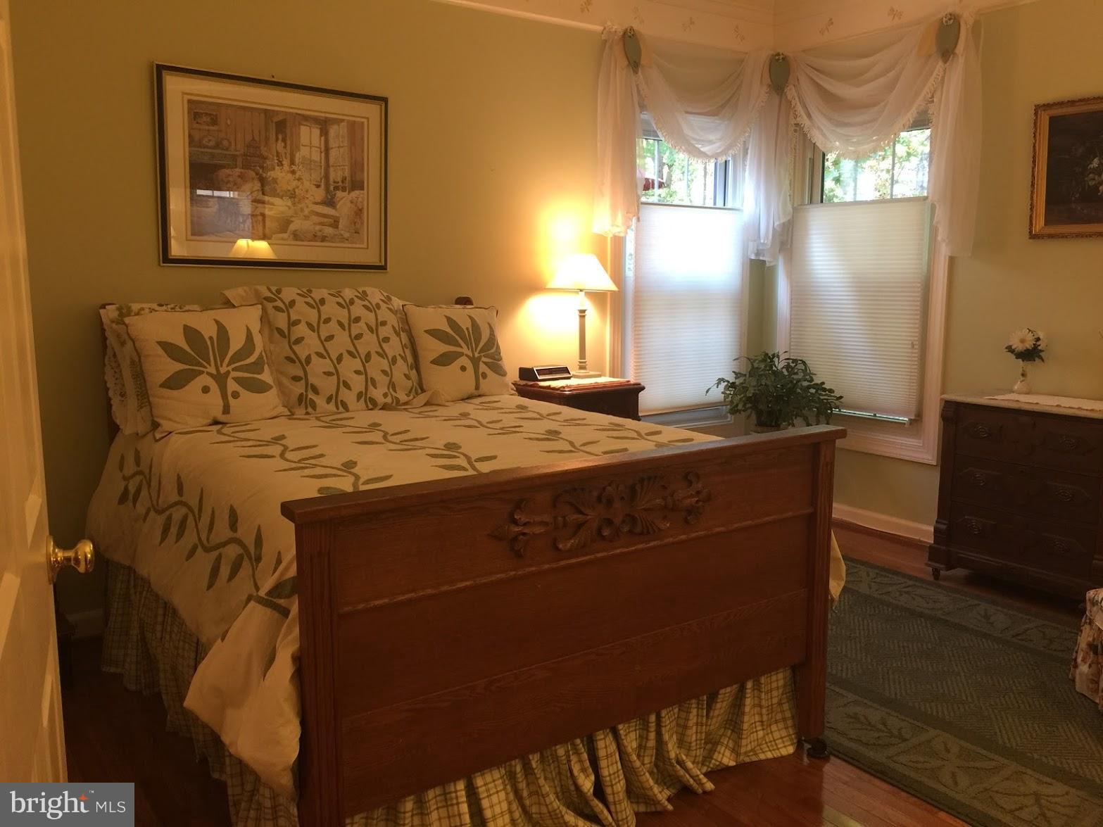 VIRGINIA OAKS - Residential