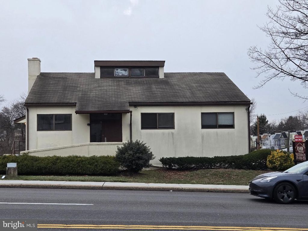 Photo of 42 N York Road, WILLOW GROVE, PA 19090 (MLS # PAMC2128116)