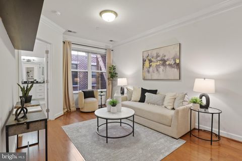 2101 N MONROE STREET 212 ARLINGTON VA 22207