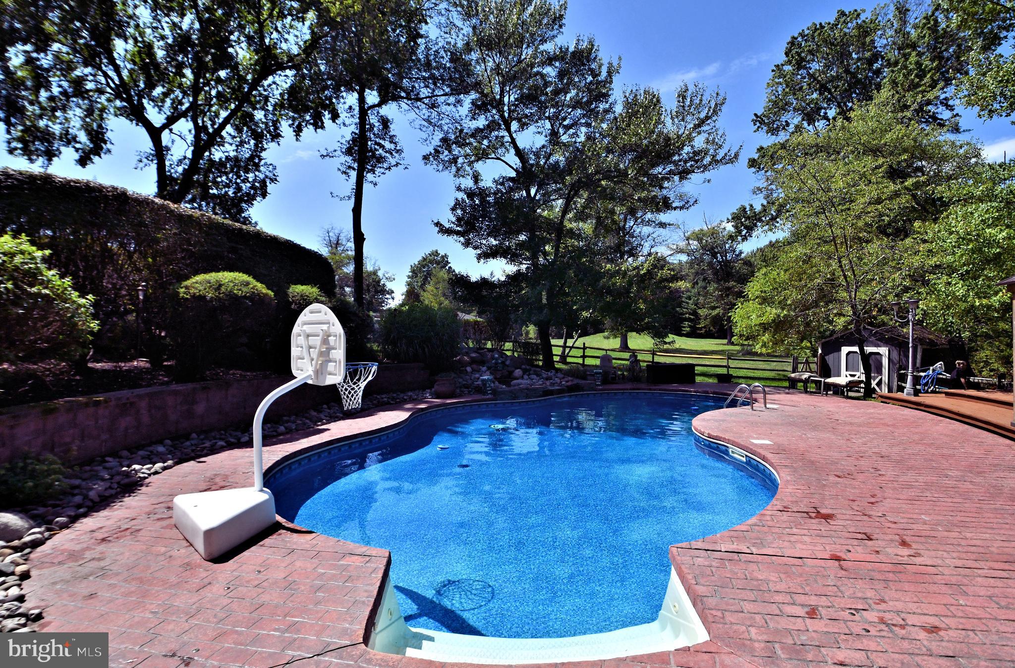 MERRICK FARM - Residential