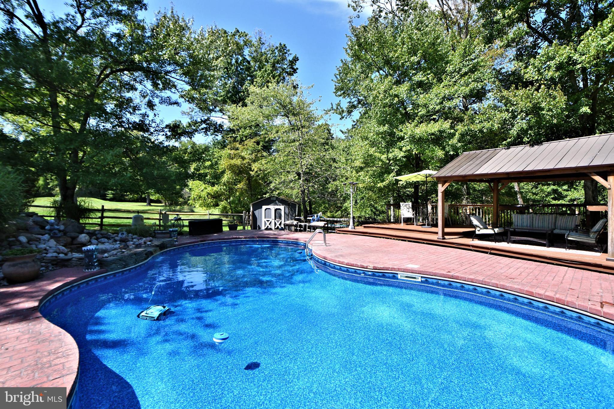 MERRICK FARM - Residential