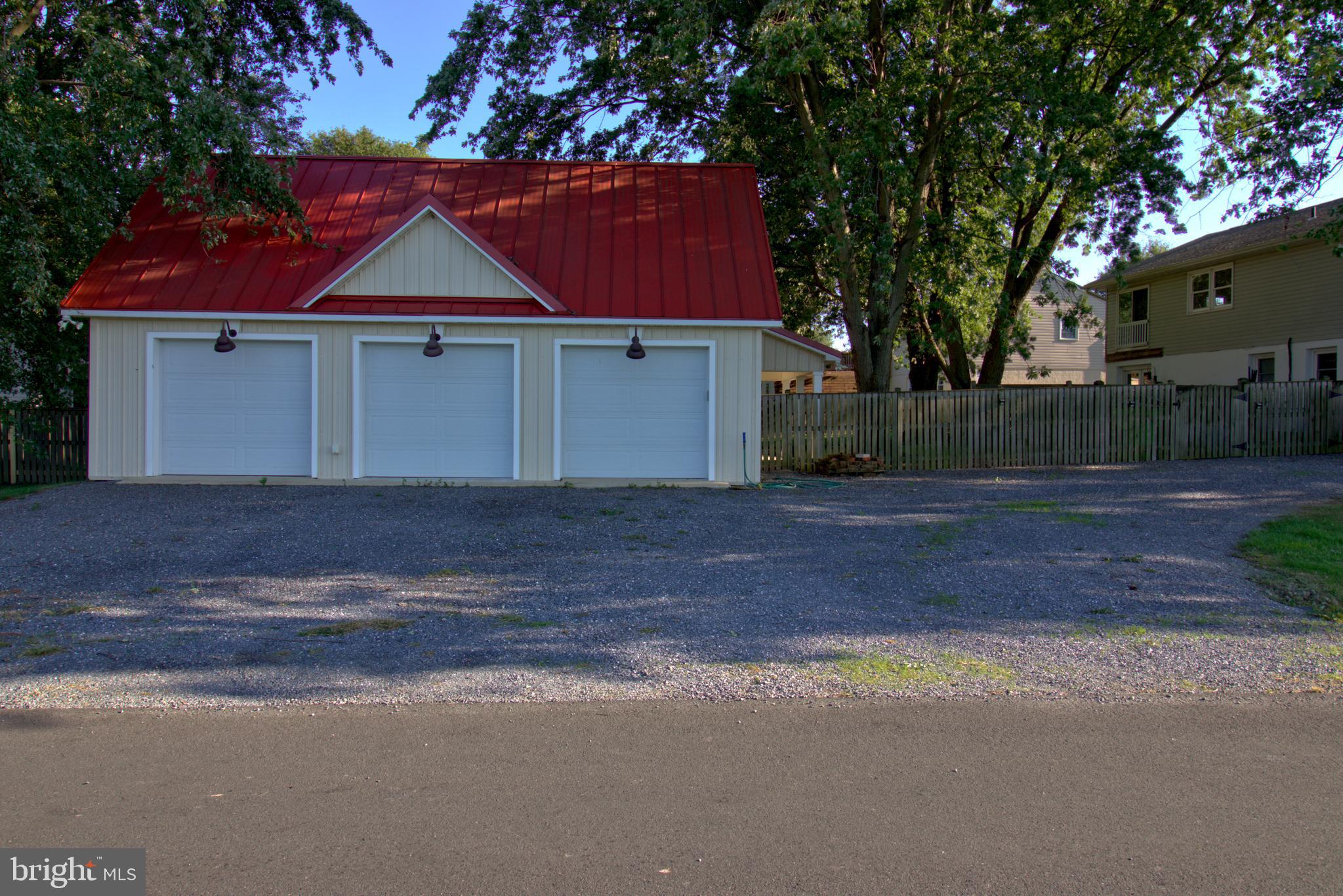 CLOVERFIELDS - Residential