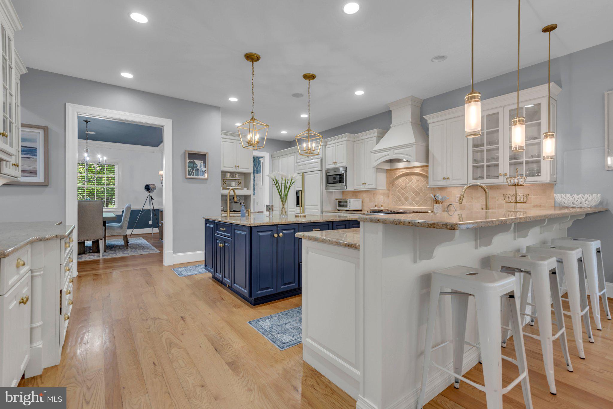 1011 SAINT ANNE LANE