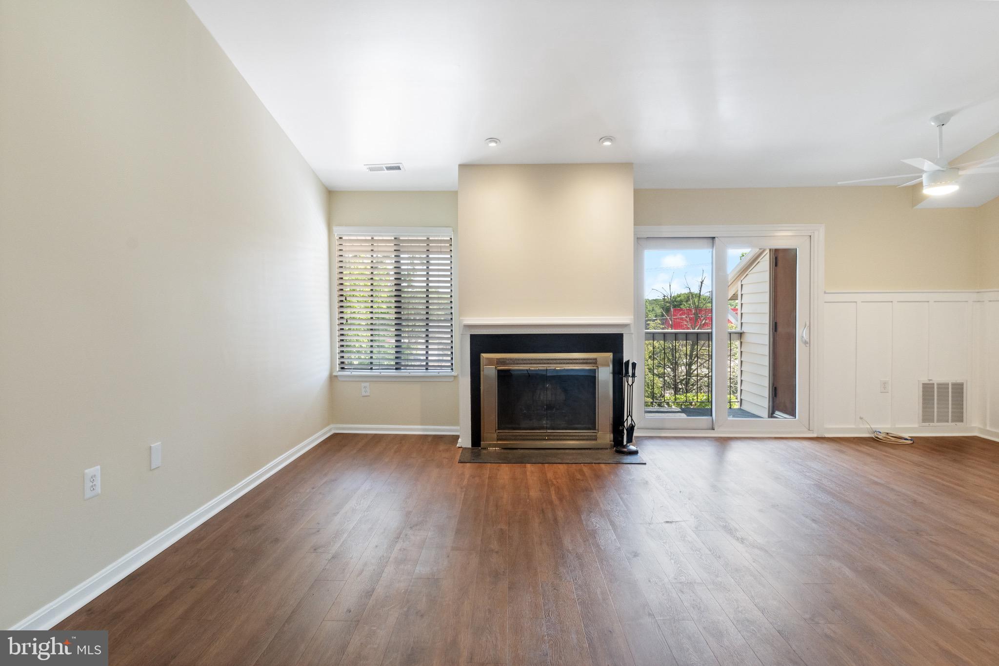 CASTLE HARBOUR CONDO - Residential