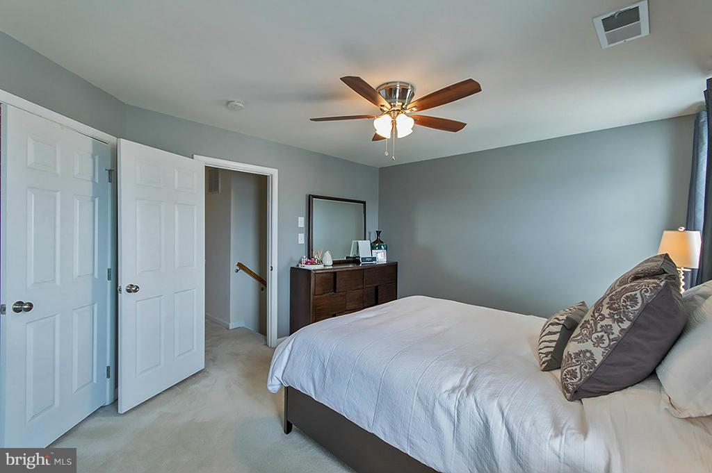 BROOKFIELD - Residential