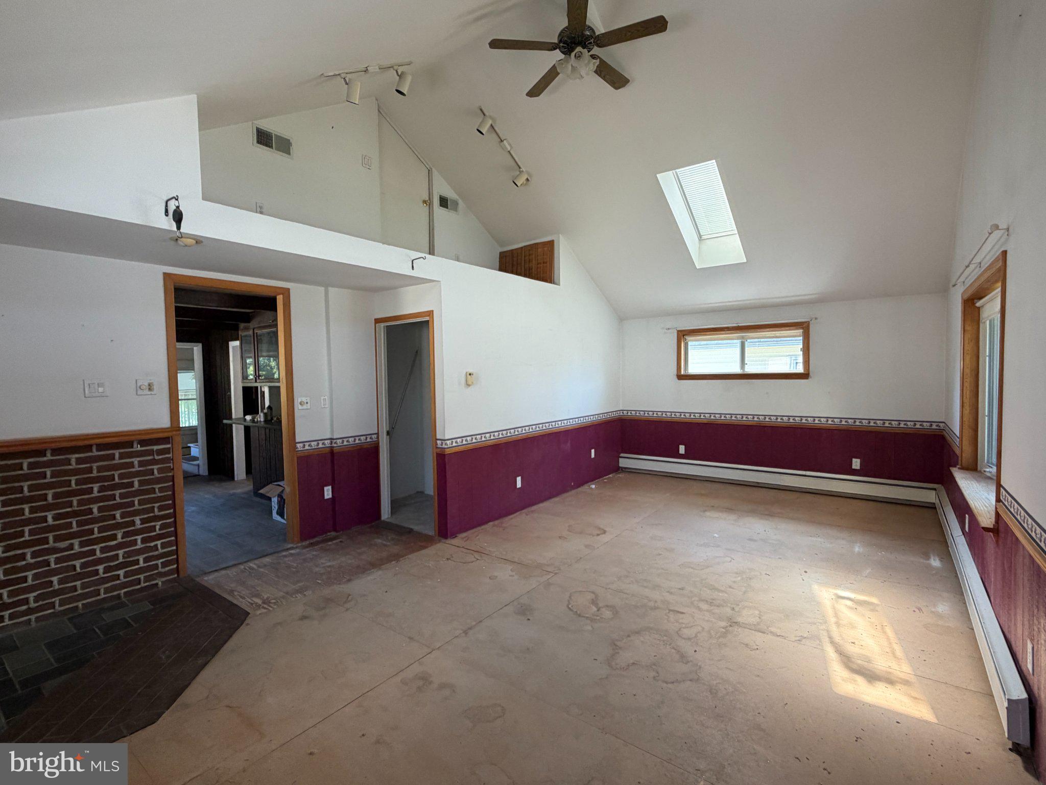 1308 E CARACAS AVENUE