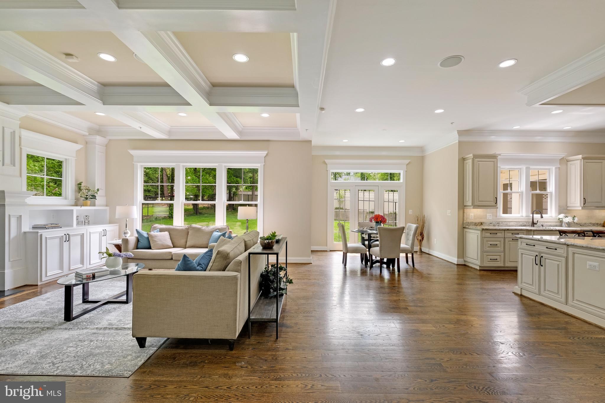 LUXMANOR - Residential