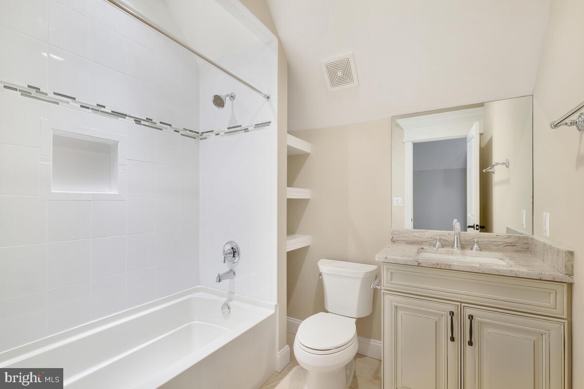 LUXMANOR - Residential