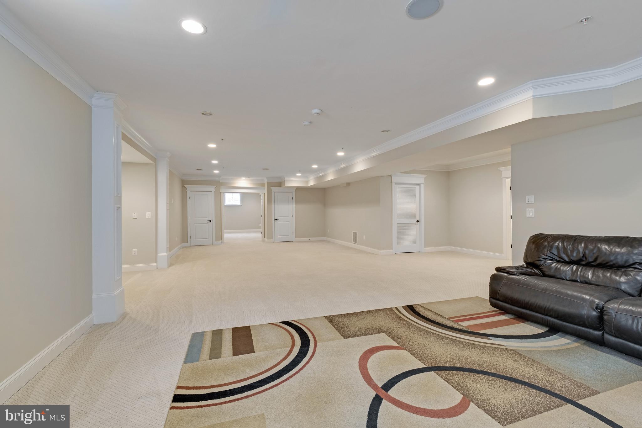 LUXMANOR - Residential