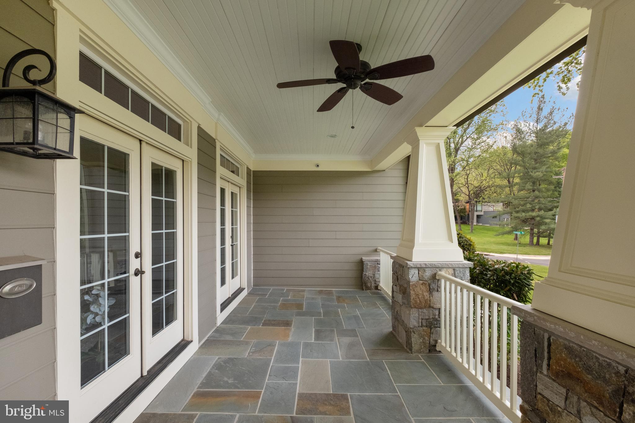 LUXMANOR - Residential