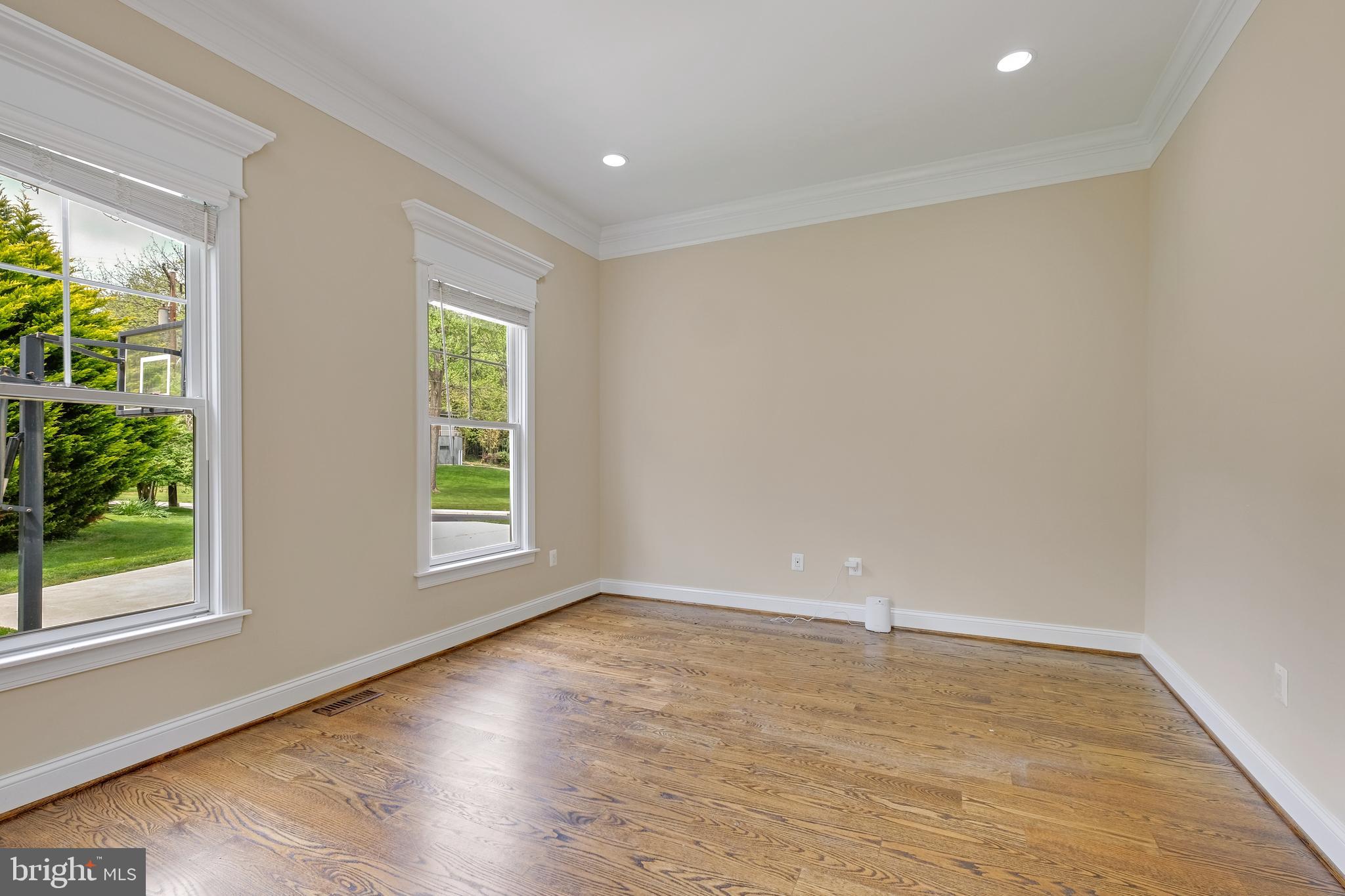 LUXMANOR - Residential