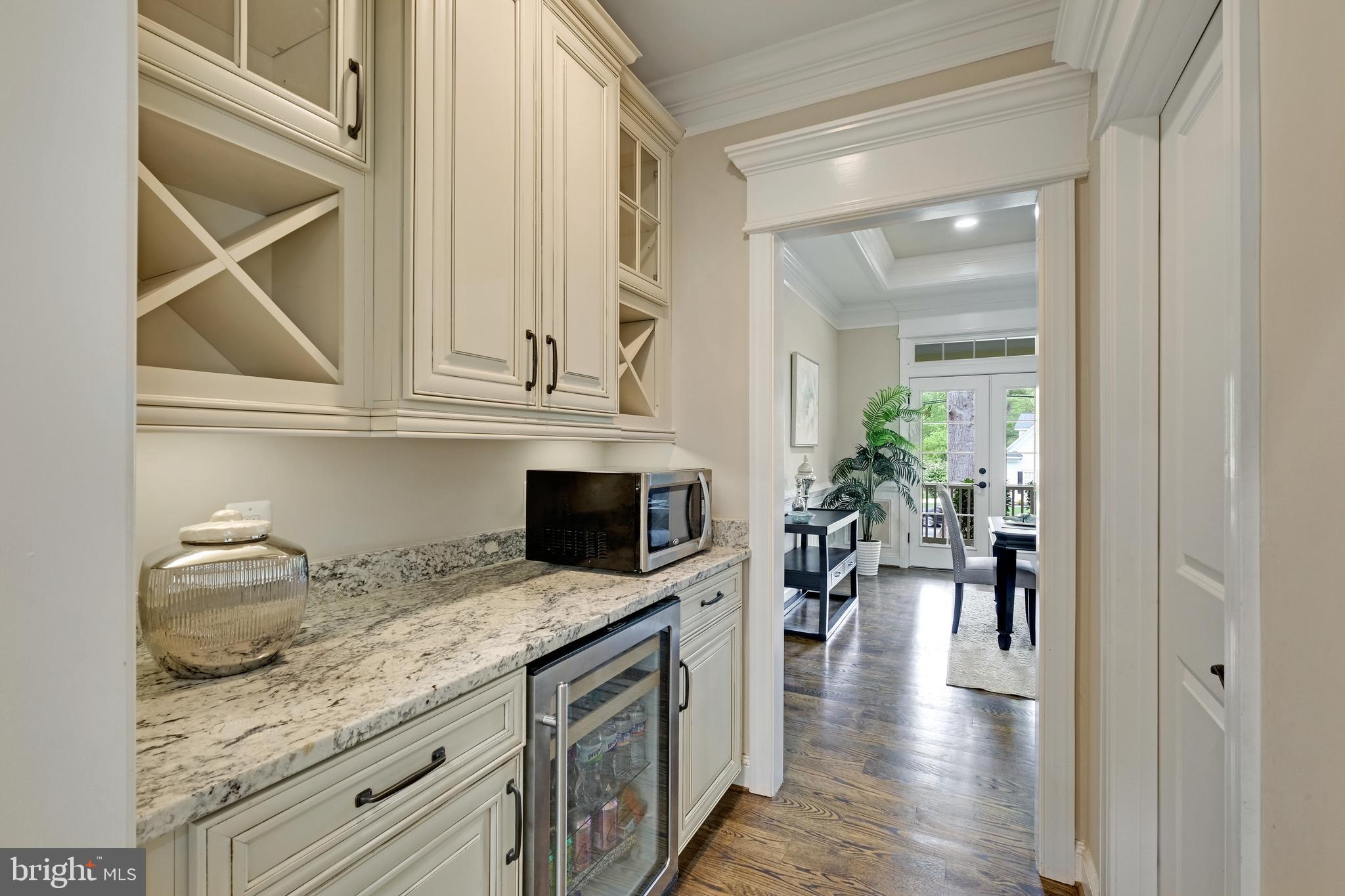 LUXMANOR - Residential