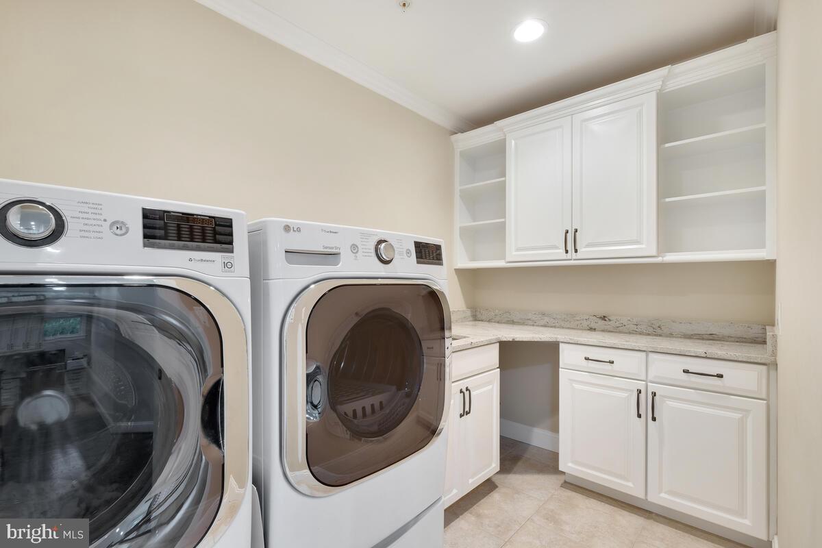 LUXMANOR - Residential