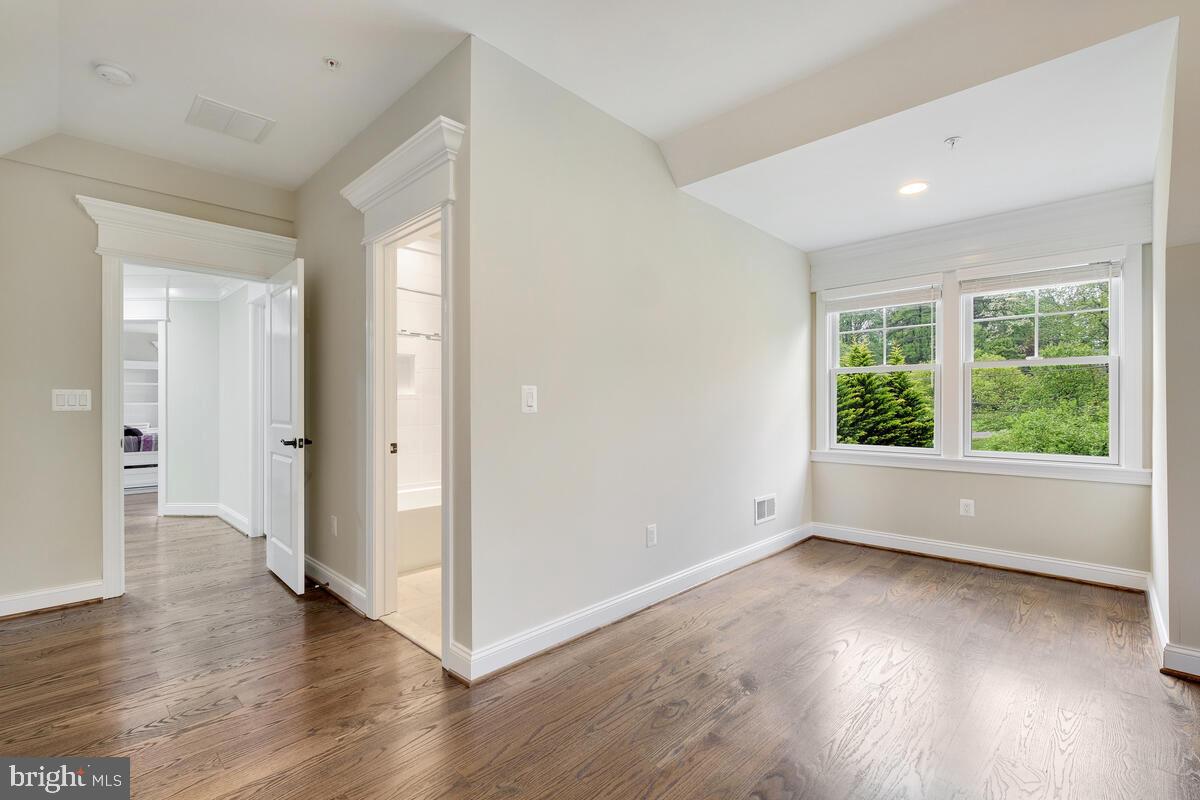 LUXMANOR - Residential