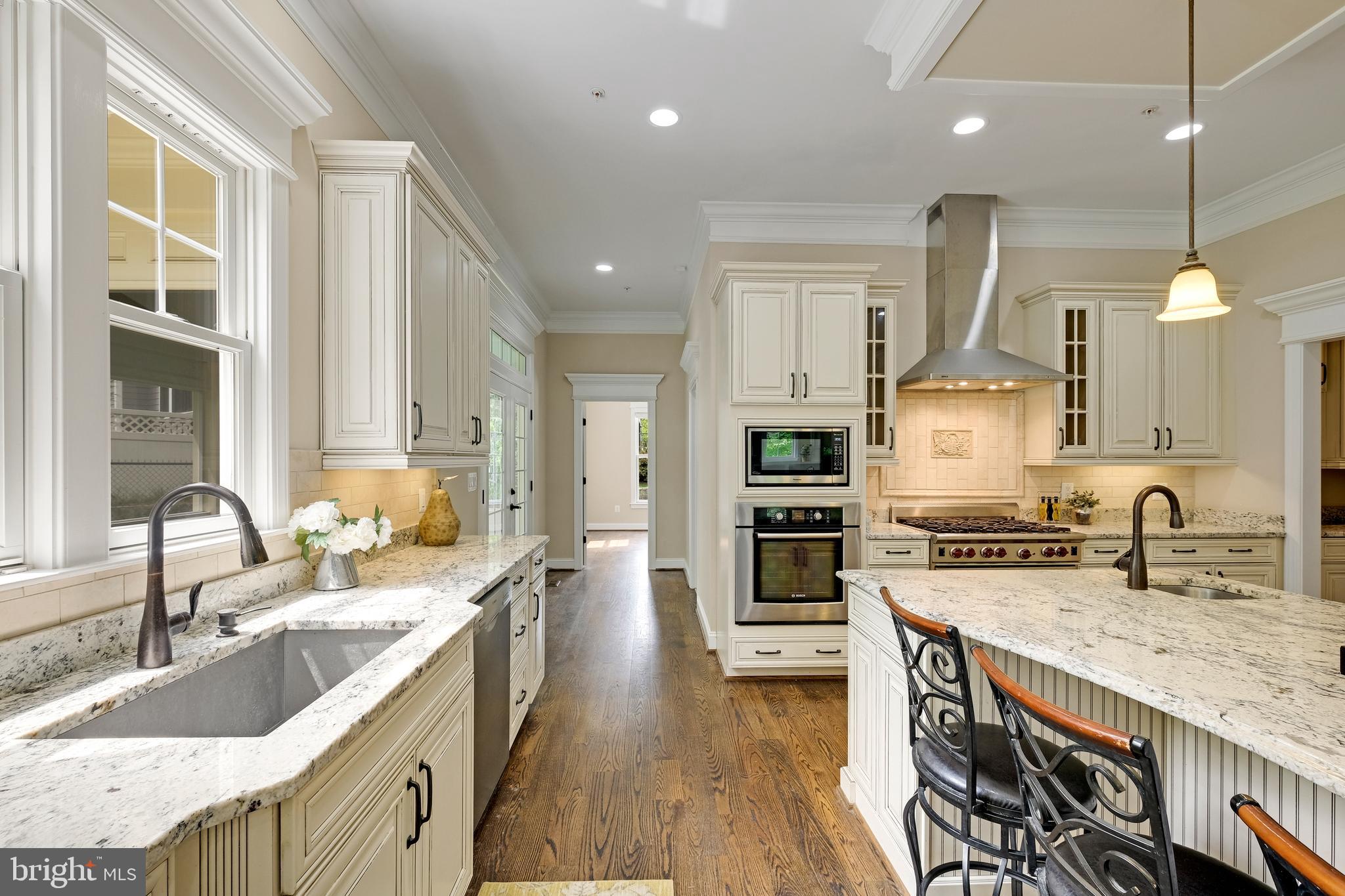 LUXMANOR - Residential