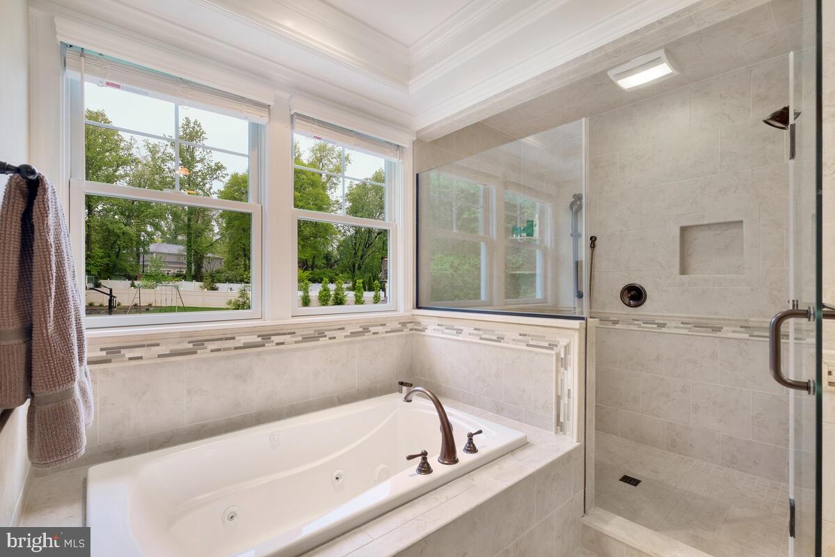 LUXMANOR - Residential