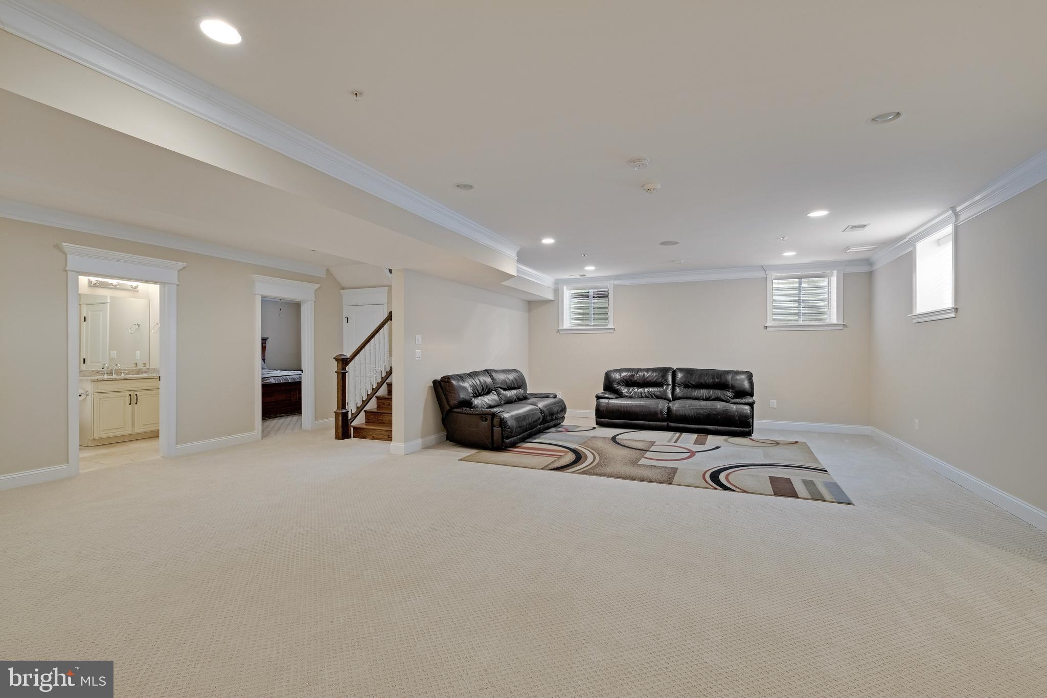 LUXMANOR - Residential