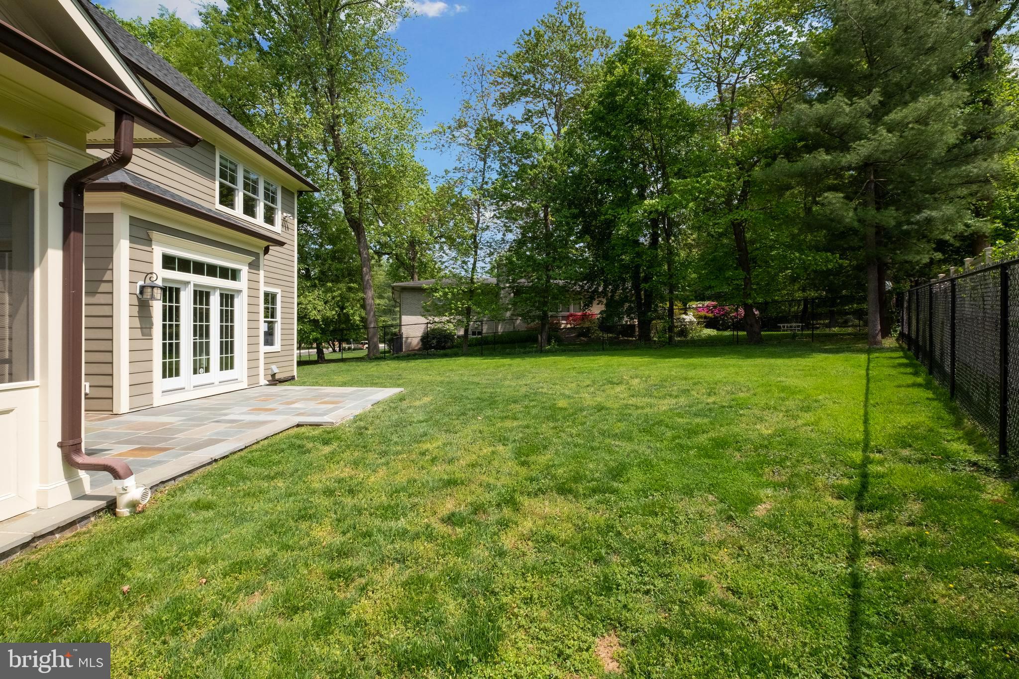 LUXMANOR - Residential