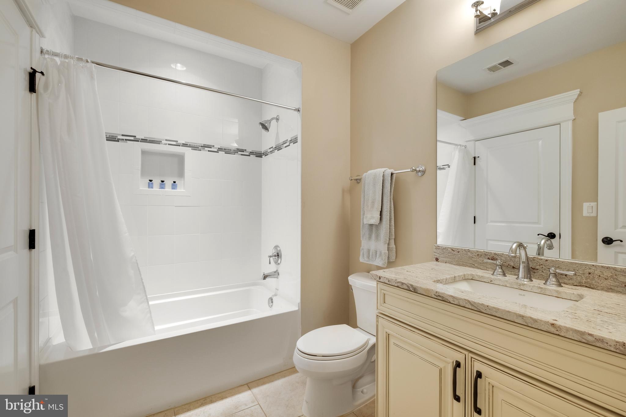 LUXMANOR - Residential