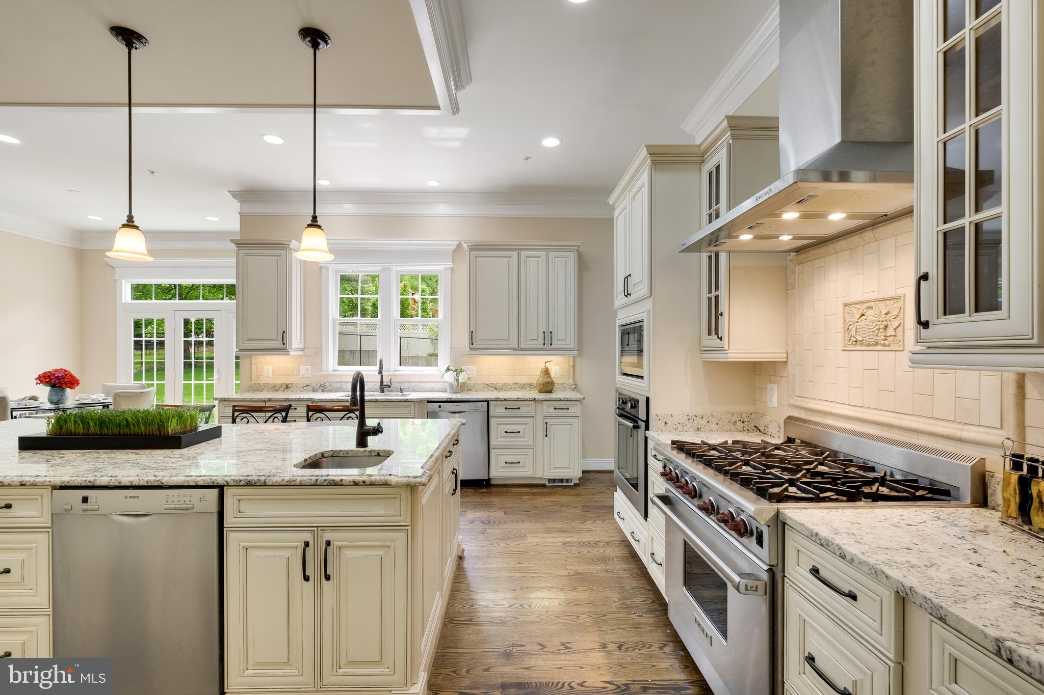 LUXMANOR - Residential