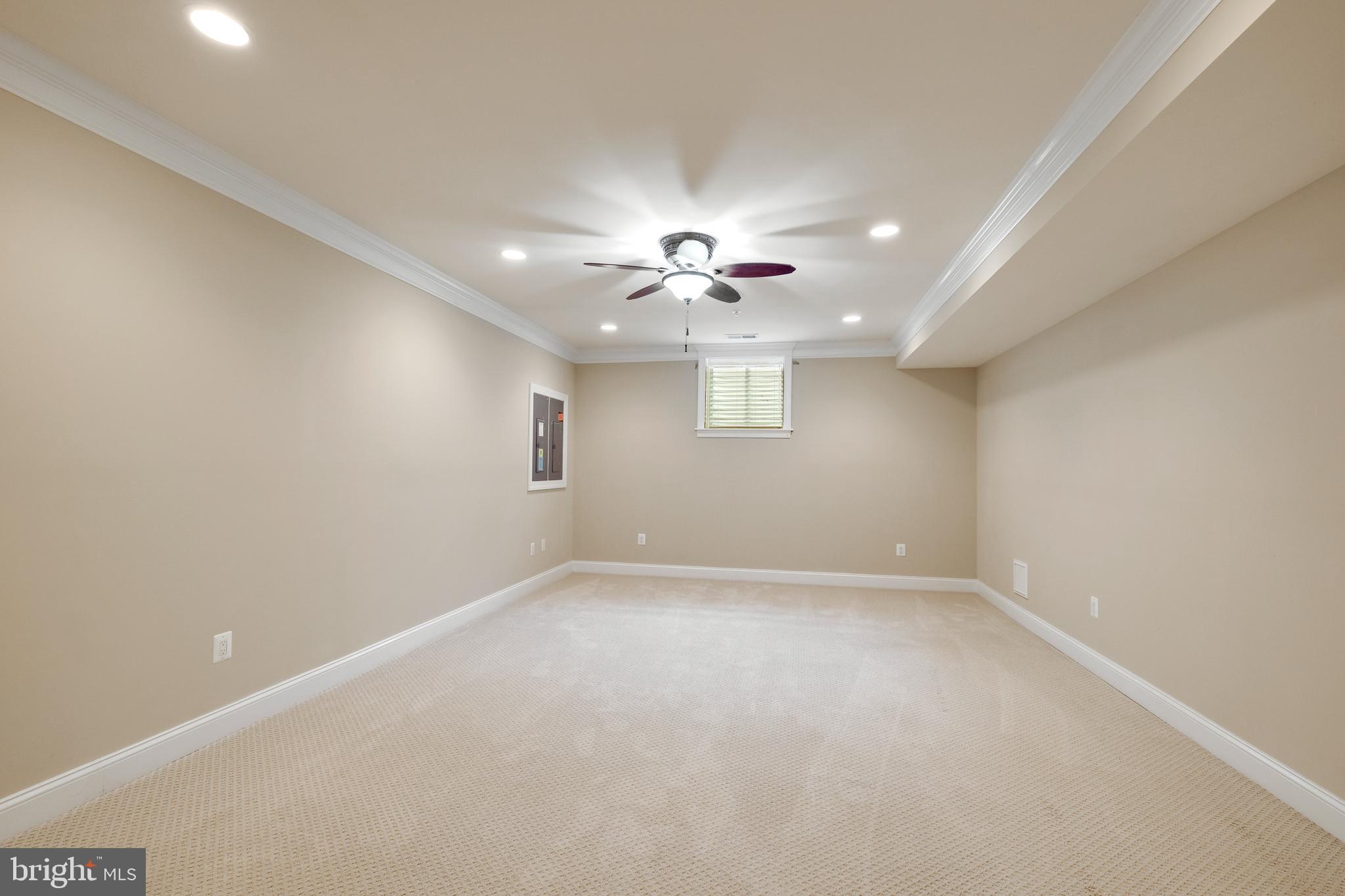 LUXMANOR - Residential