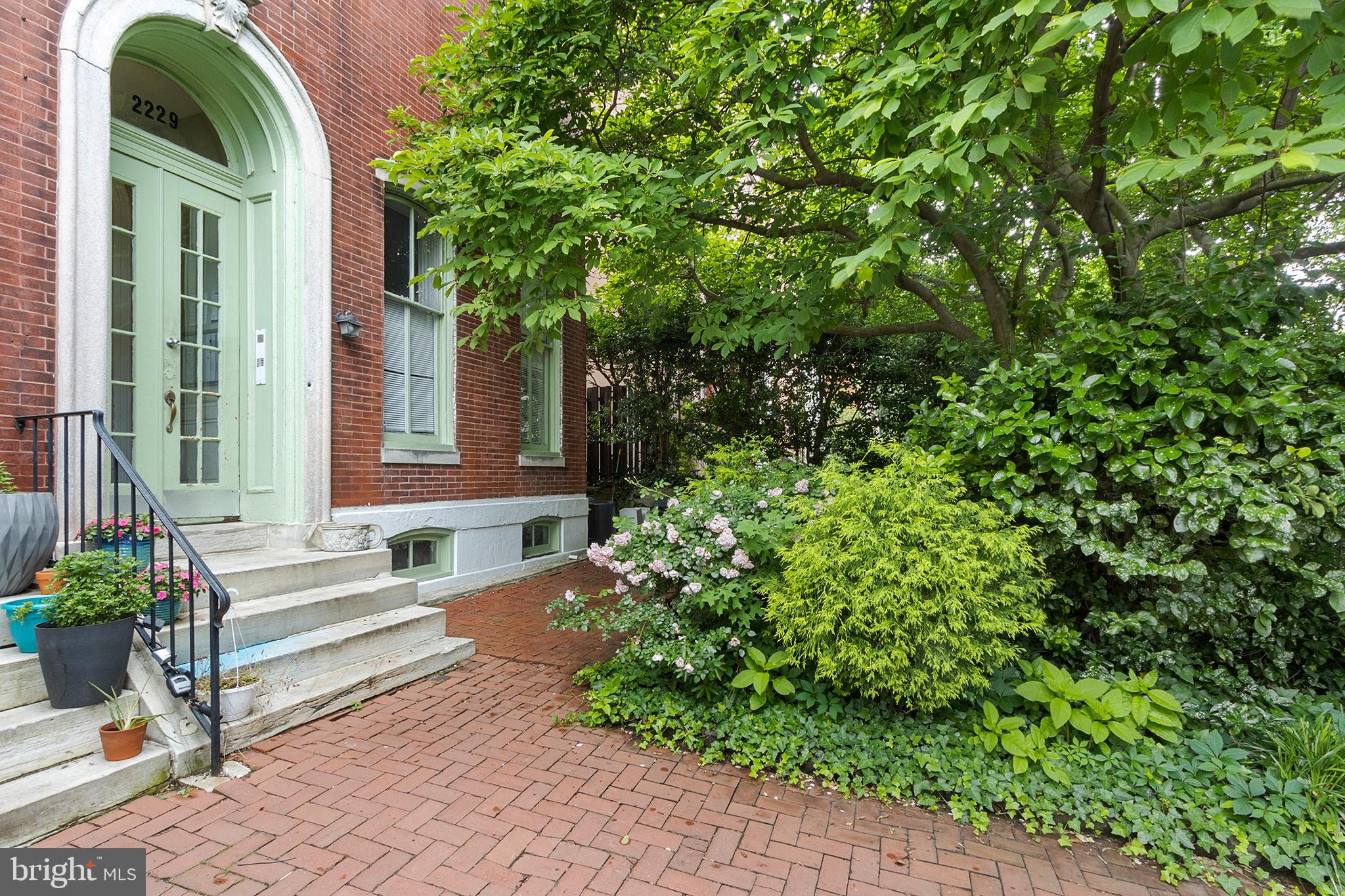 2nd floor condo in a 5 unit Victorian building on a beautiful block of Green Street. Versatile layout with a large living room/dining room flooded with natural light from 2 large windows with original decorative paneling, crown molding accents, a mantle with custom tile hearth and great built-ins. The galley style kitchen has white cabinetry, a full appliance package including a dishwasher, recessed lights, tile flooring, and pass through into the living room which also carries the natural light into the kitchen. The bedroom has a 3 window bay, a walk-in closet and a full bath with a shower/tub combo. Central air and forced hot air heat. Property is also currently listed for sale.