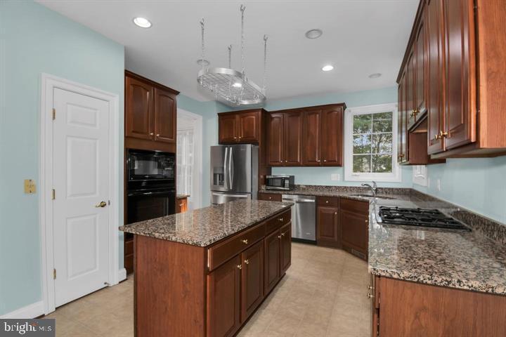 LORTON VALLEY NORTH - Residential Lease