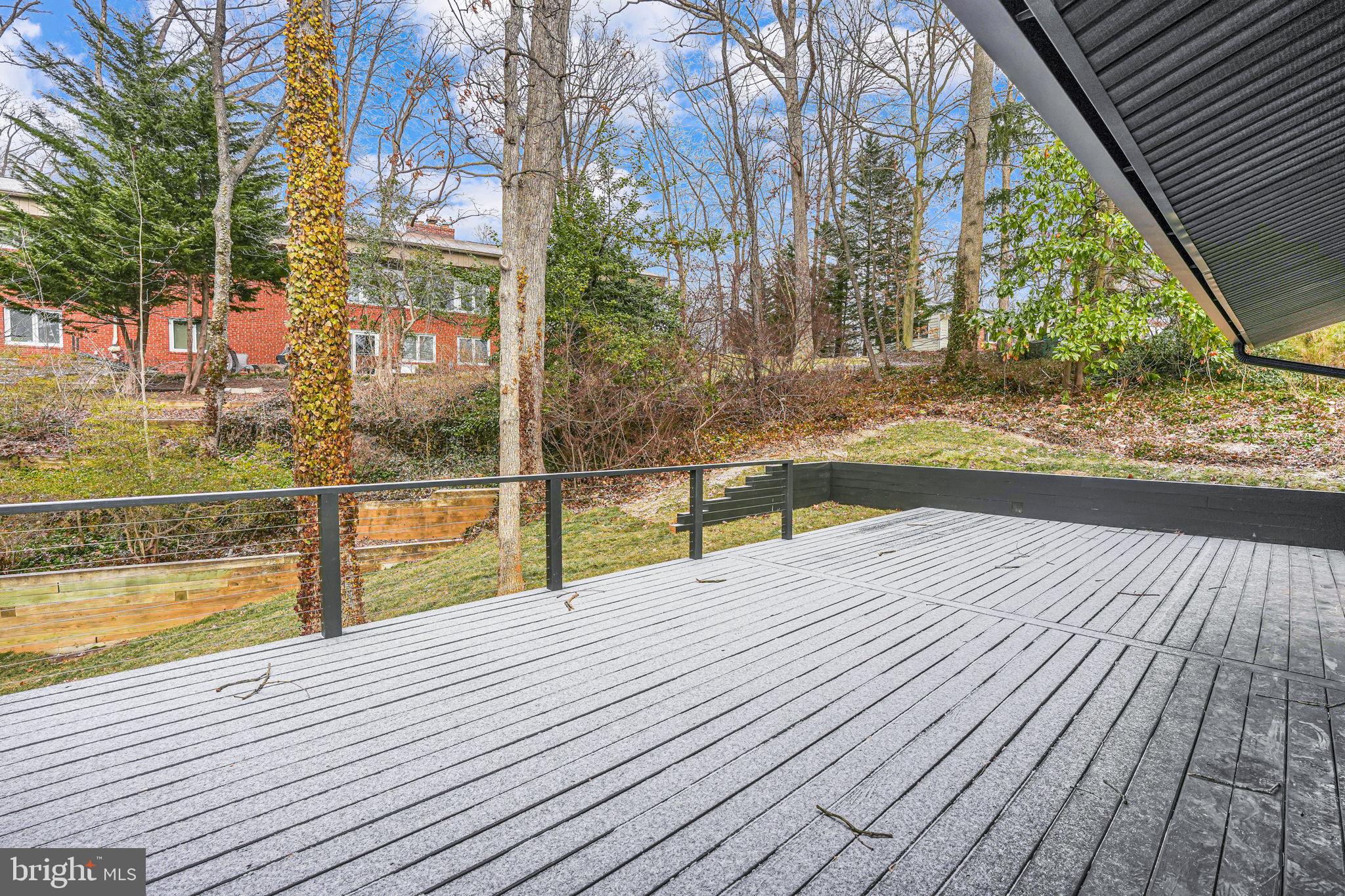 LAKE BARCROFT - Residential