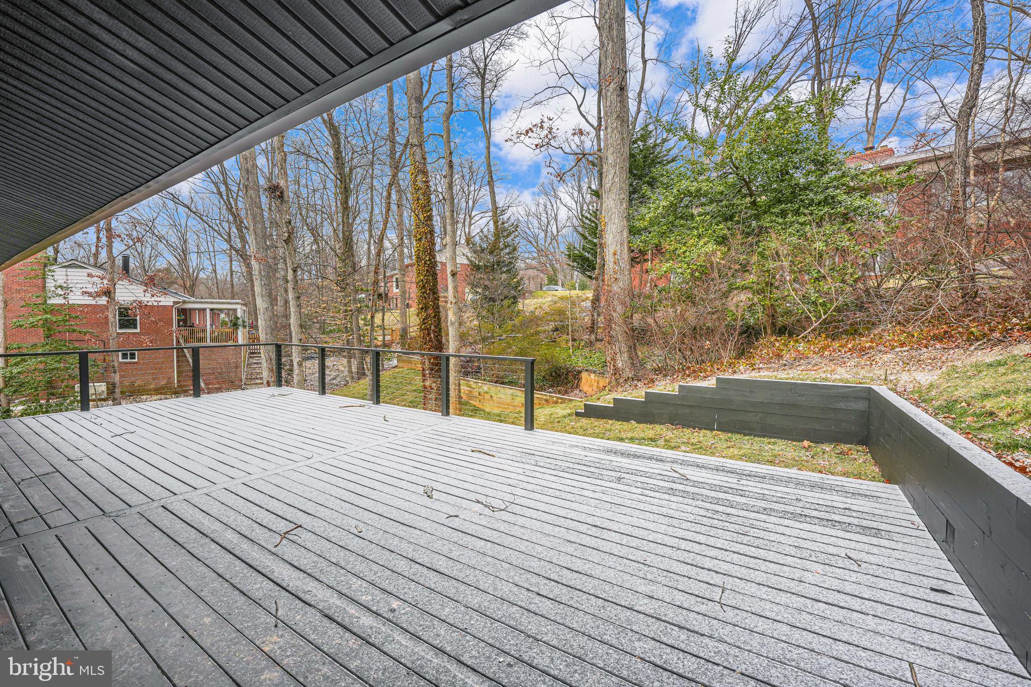 LAKE BARCROFT - Residential