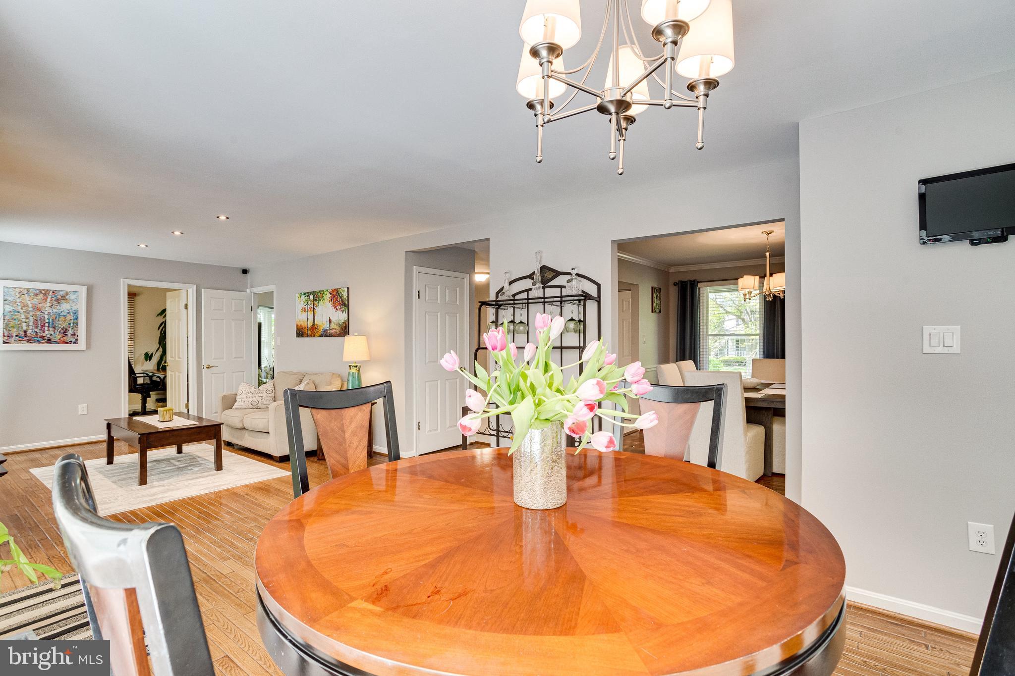 NAPLES MANOR - Residential