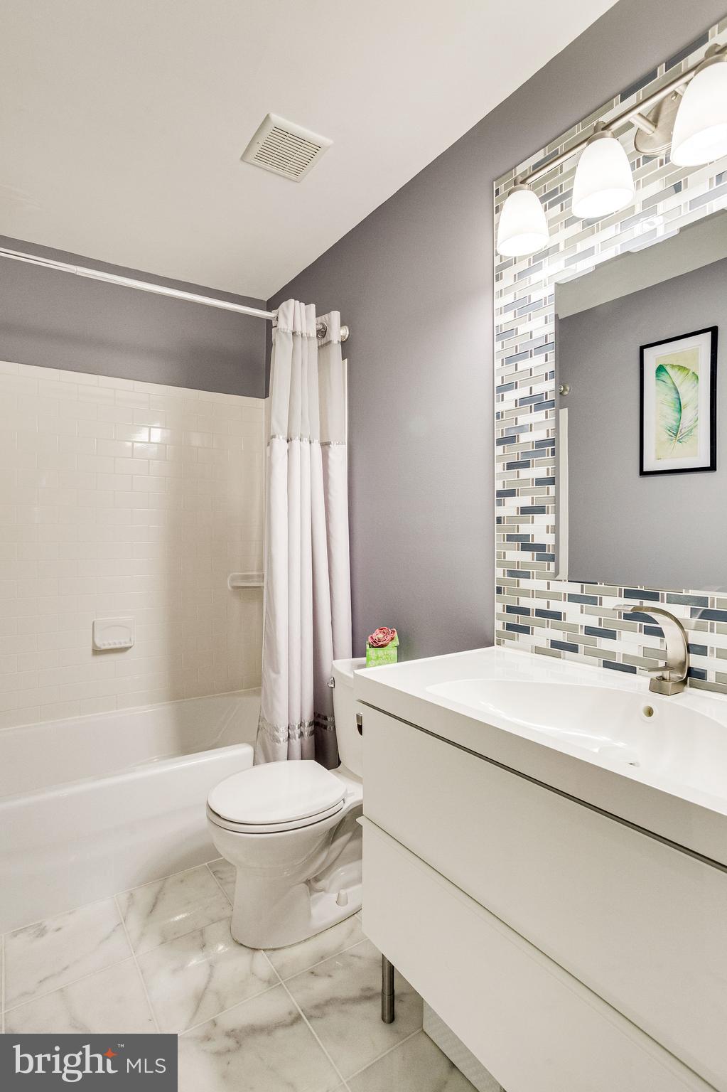 NAPLES MANOR - Residential