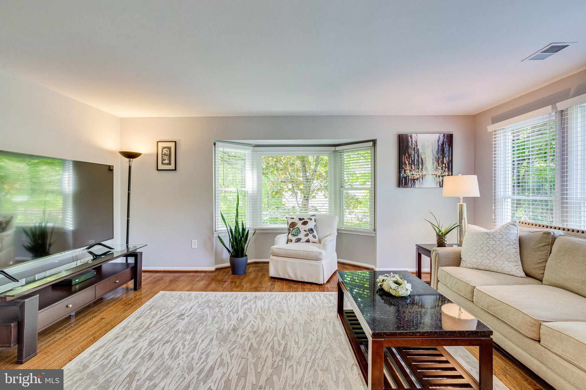 NAPLES MANOR - Residential