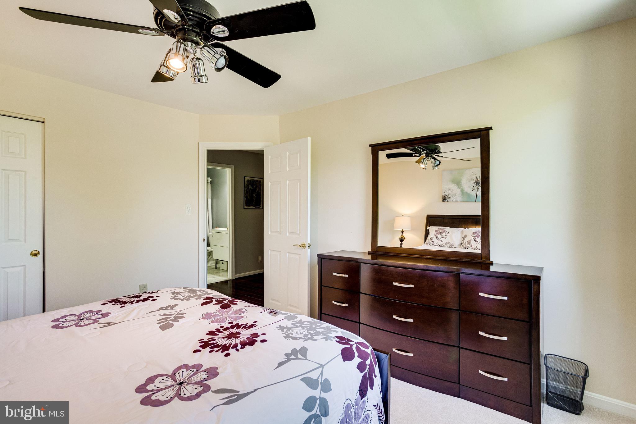 NAPLES MANOR - Residential