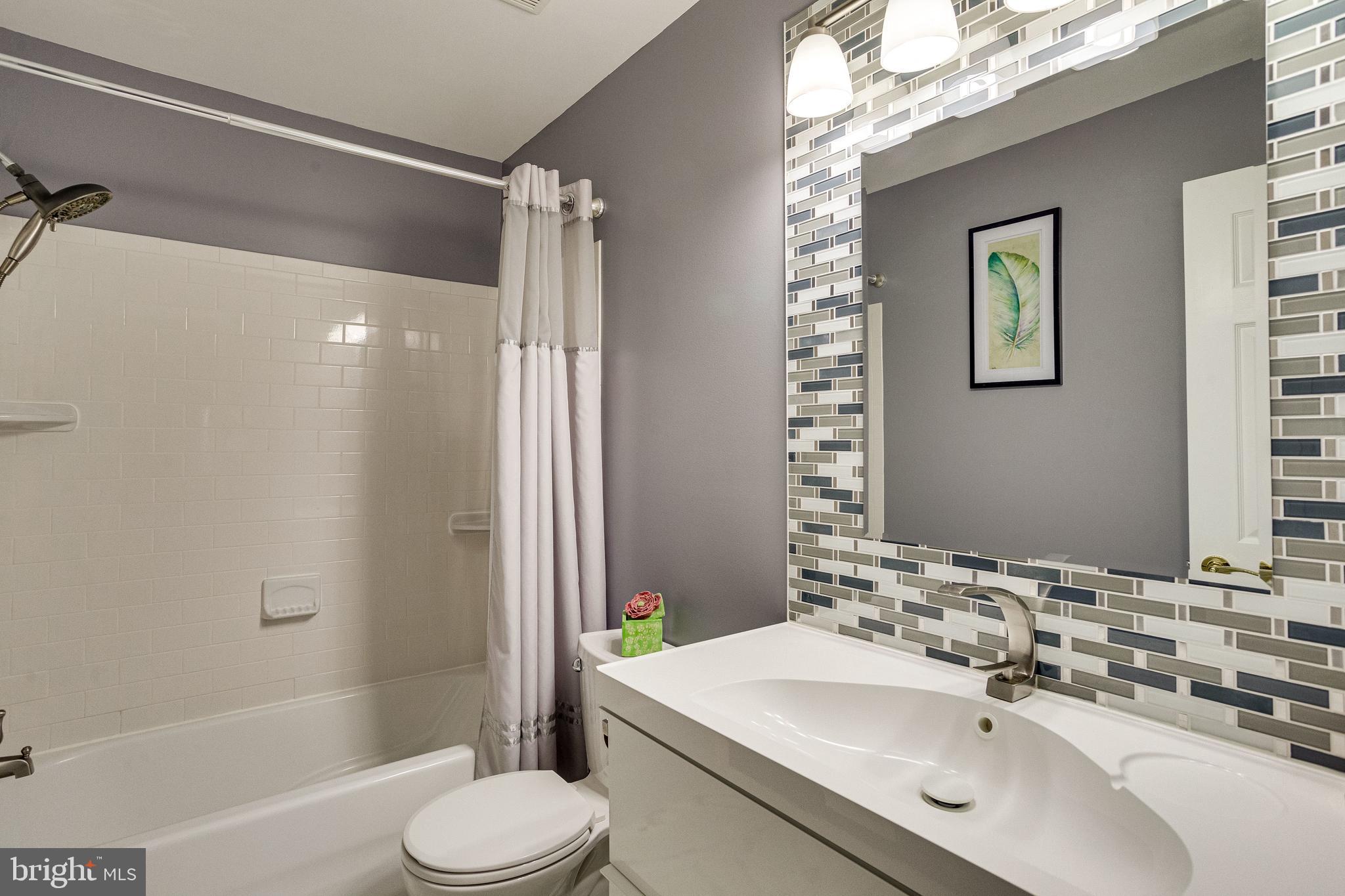 NAPLES MANOR - Residential