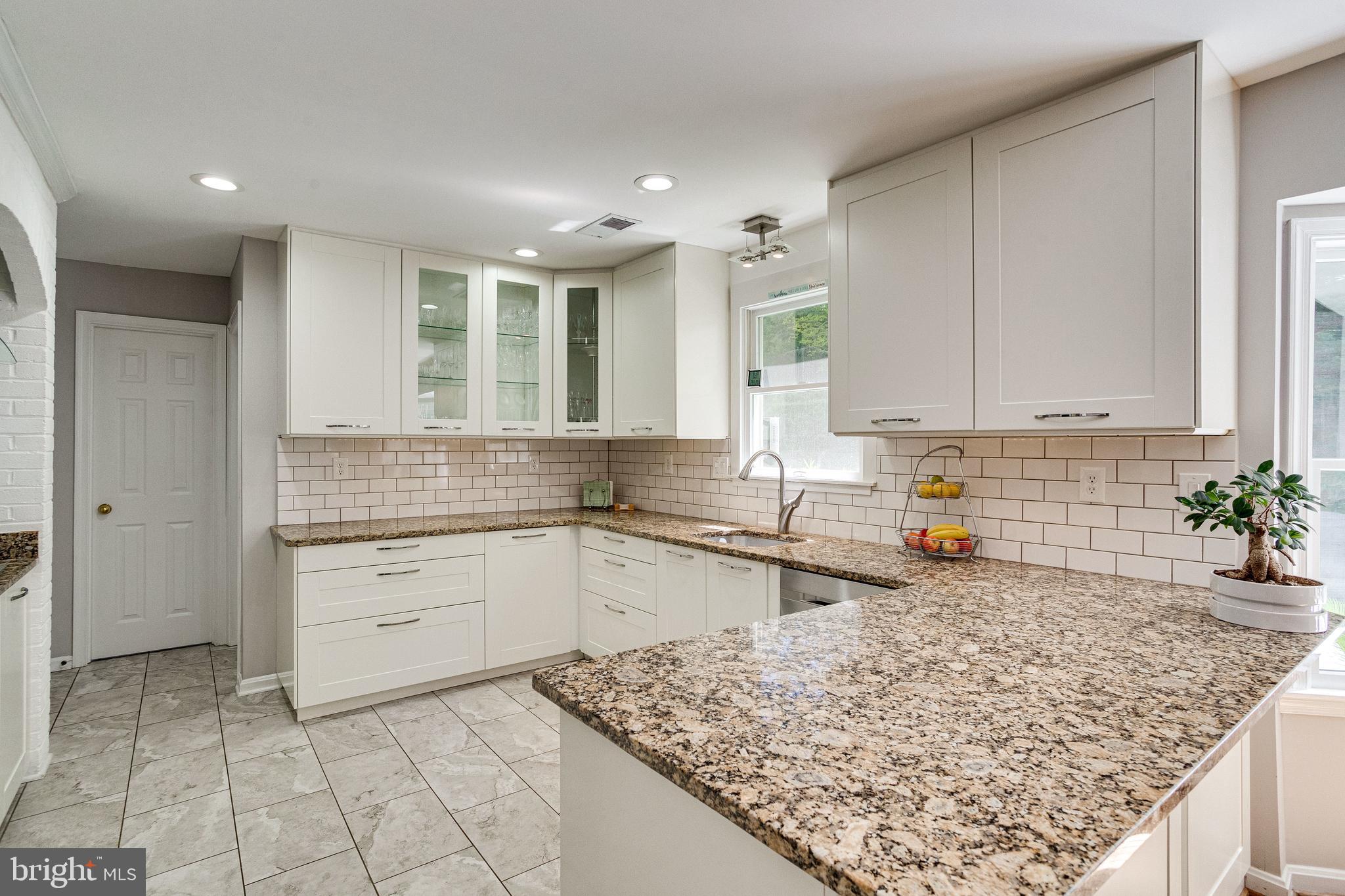 NAPLES MANOR - Residential