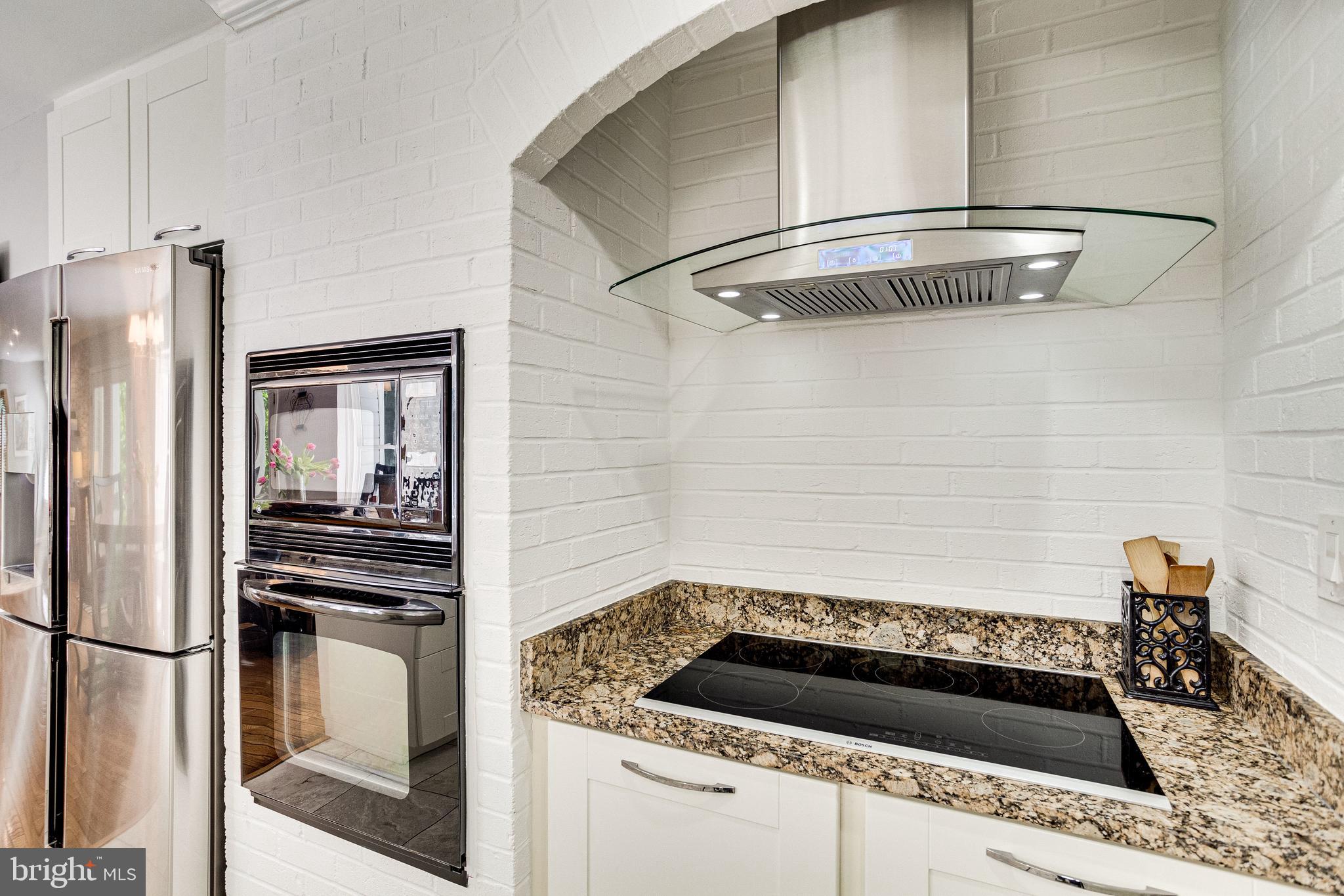 NAPLES MANOR - Residential