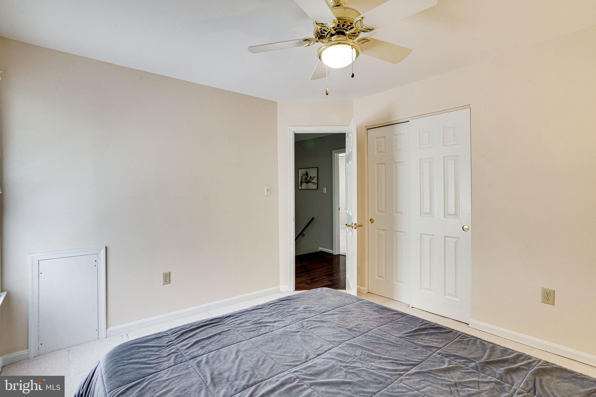 NAPLES MANOR - Residential