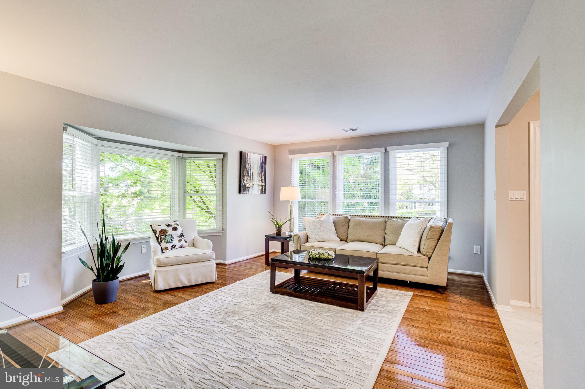 NAPLES MANOR - Residential