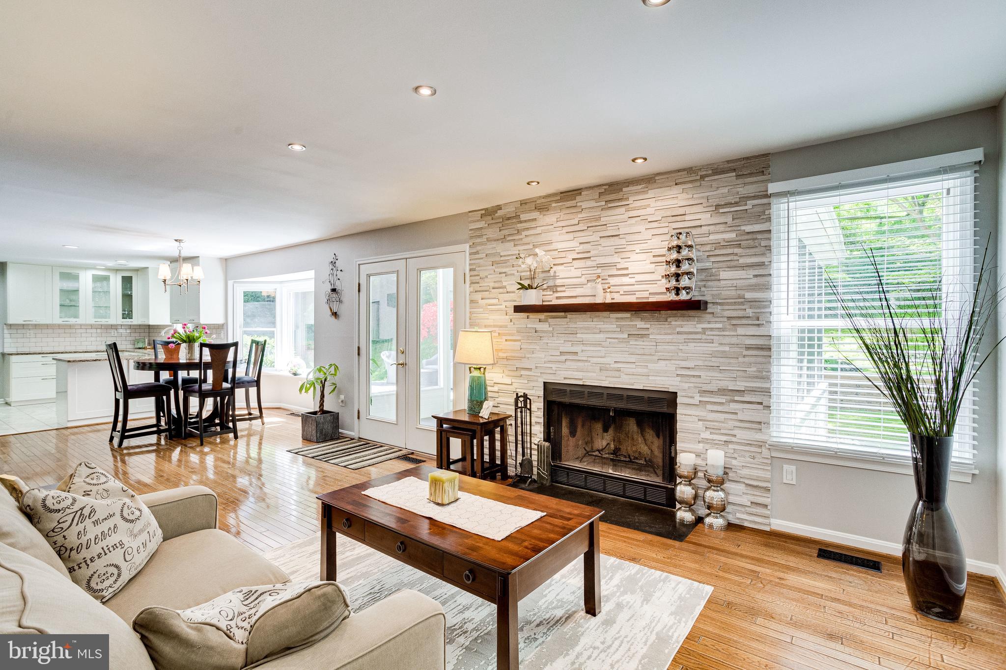 NAPLES MANOR - Residential