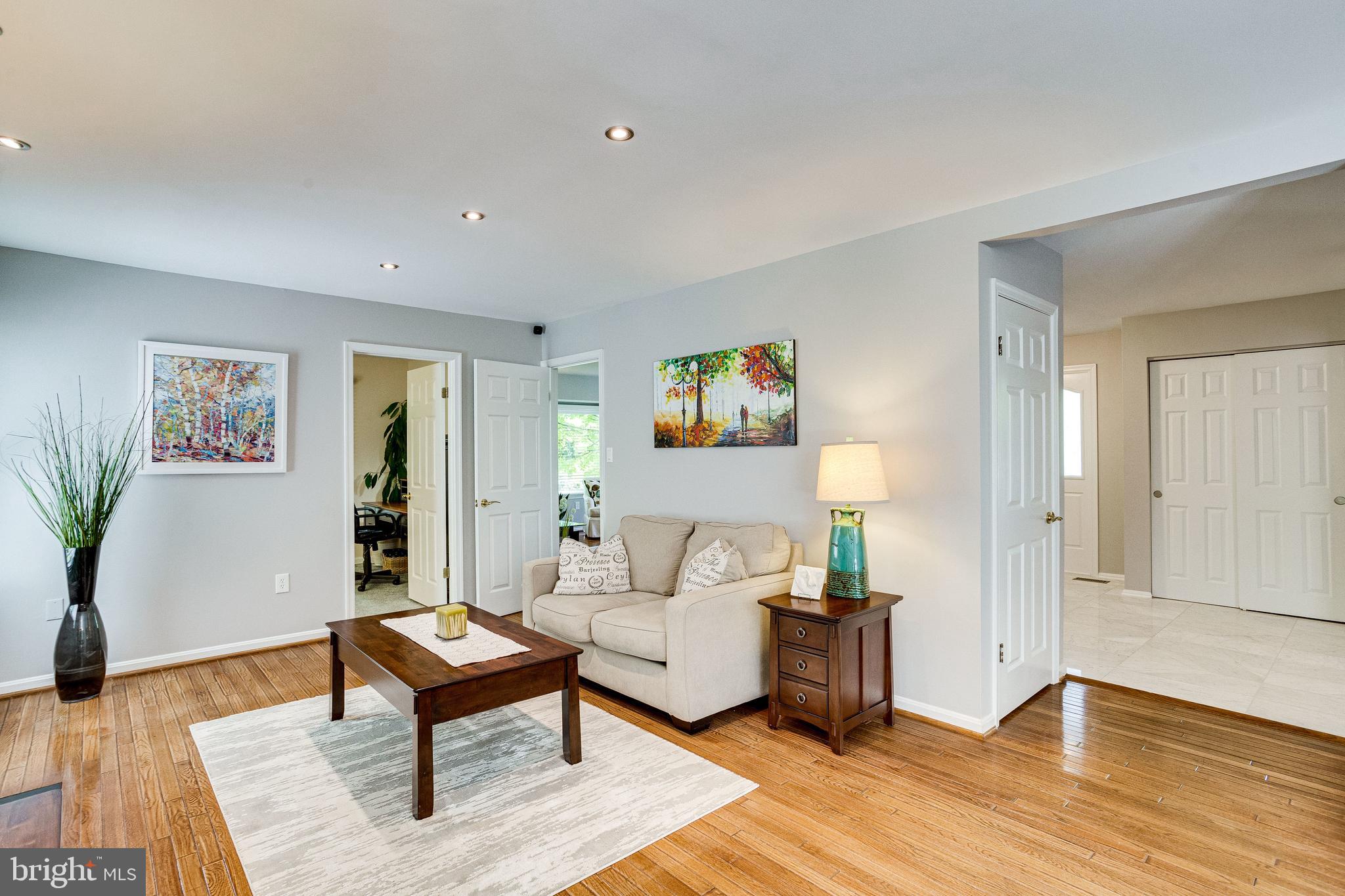 NAPLES MANOR - Residential