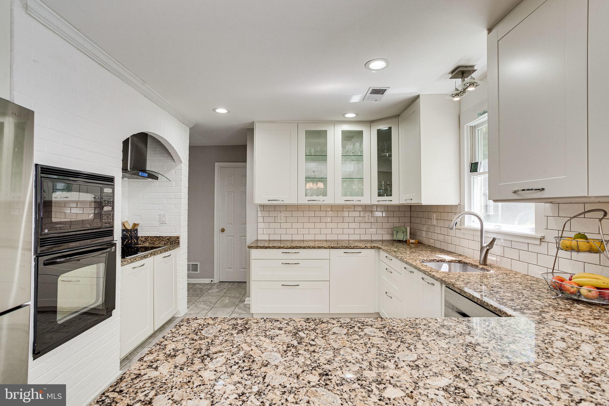 NAPLES MANOR - Residential