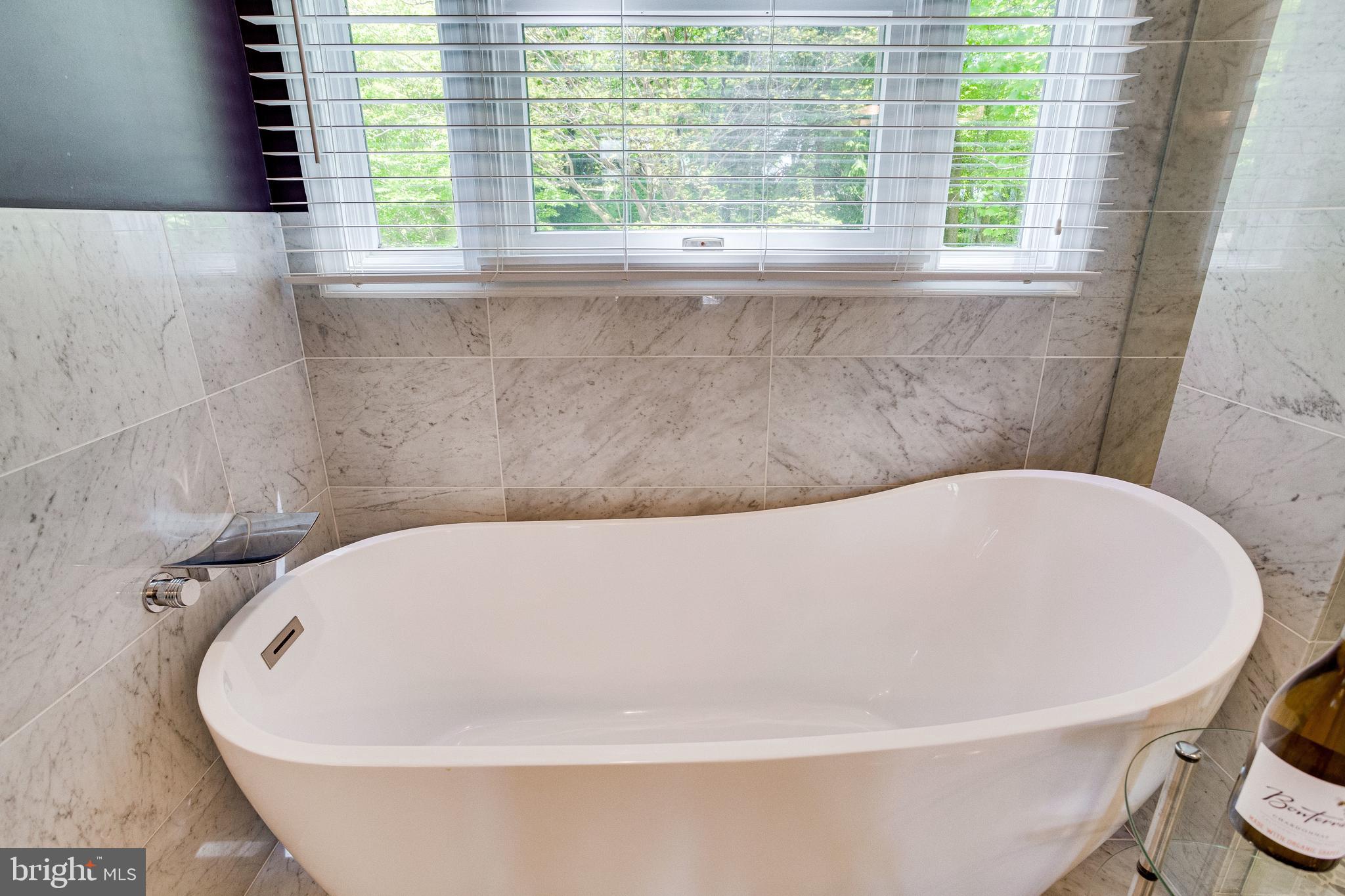 NAPLES MANOR - Residential