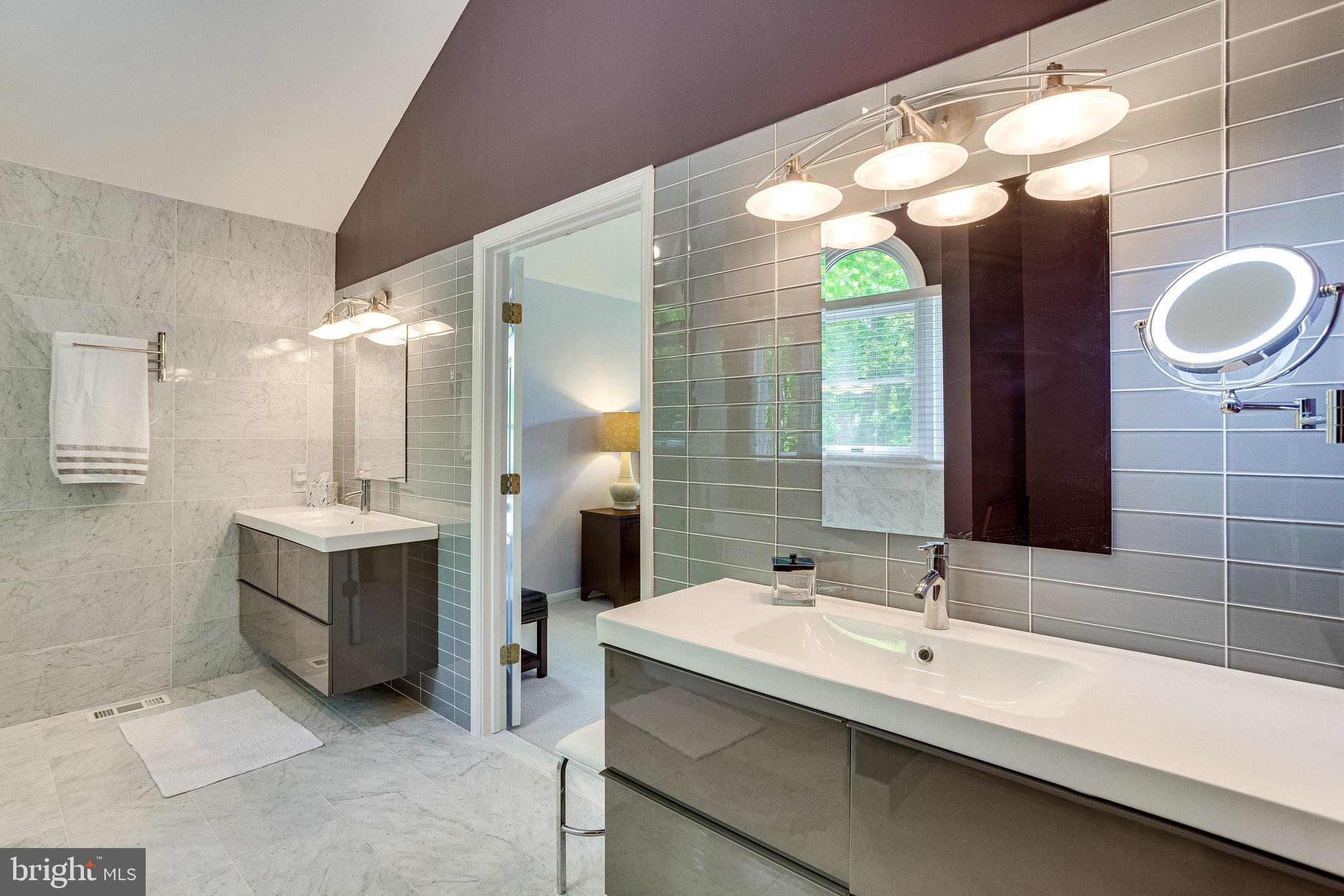 NAPLES MANOR - Residential