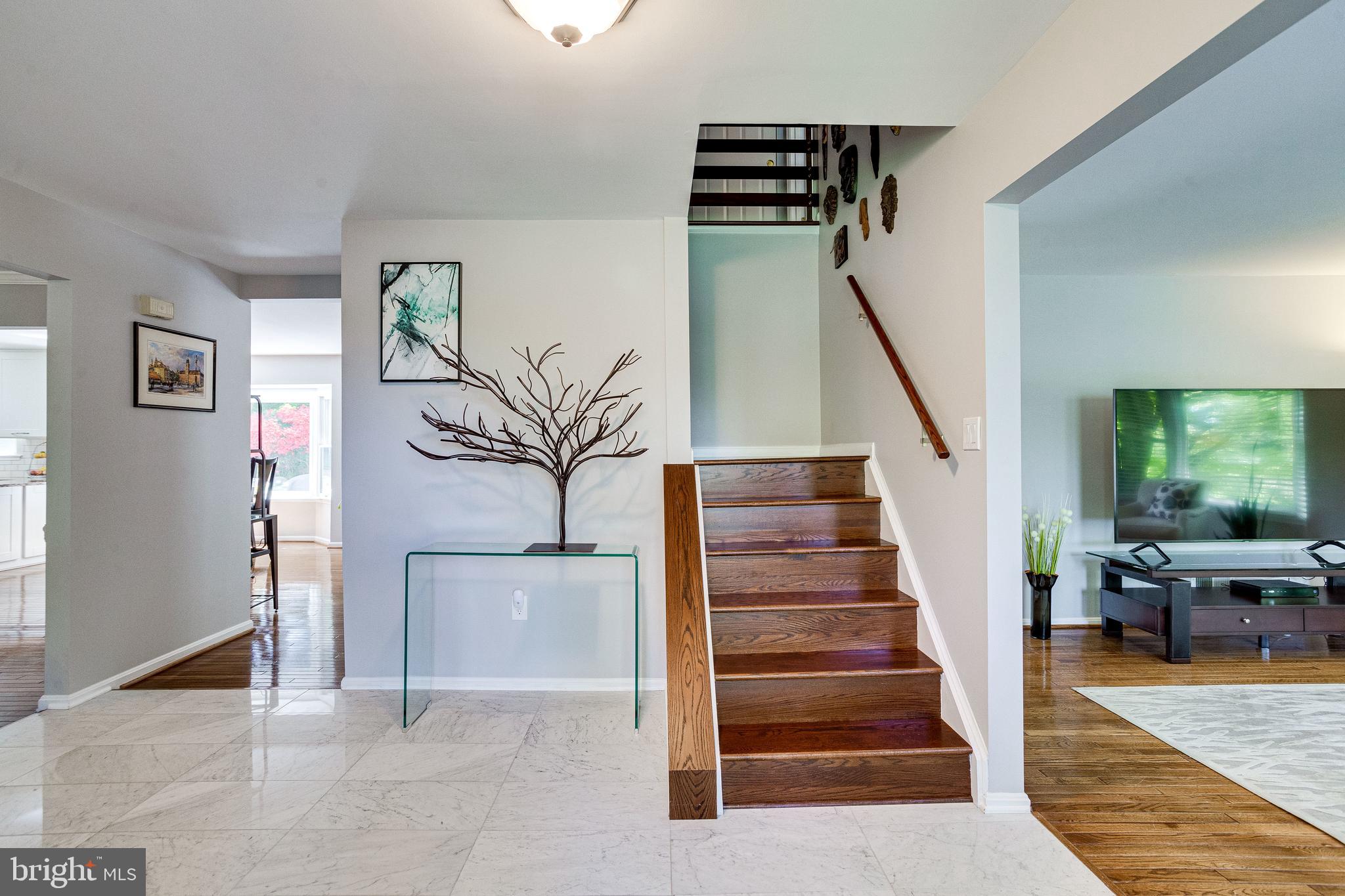 NAPLES MANOR - Residential