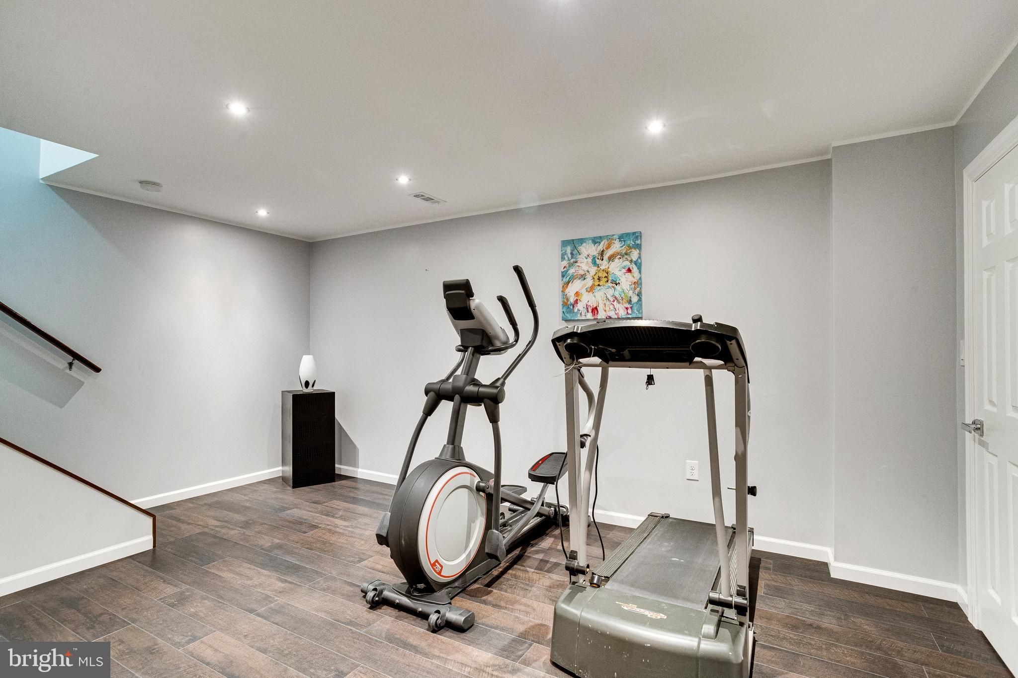 NAPLES MANOR - Residential