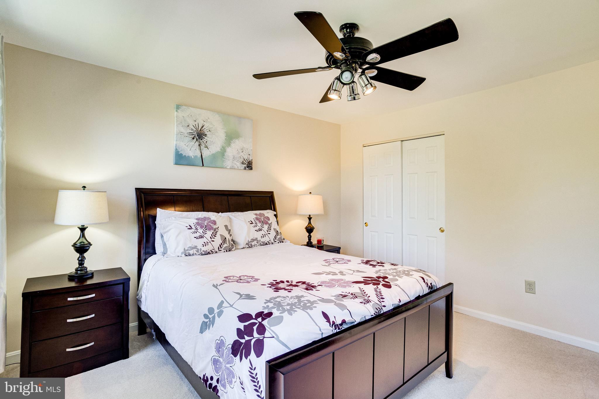 NAPLES MANOR - Residential